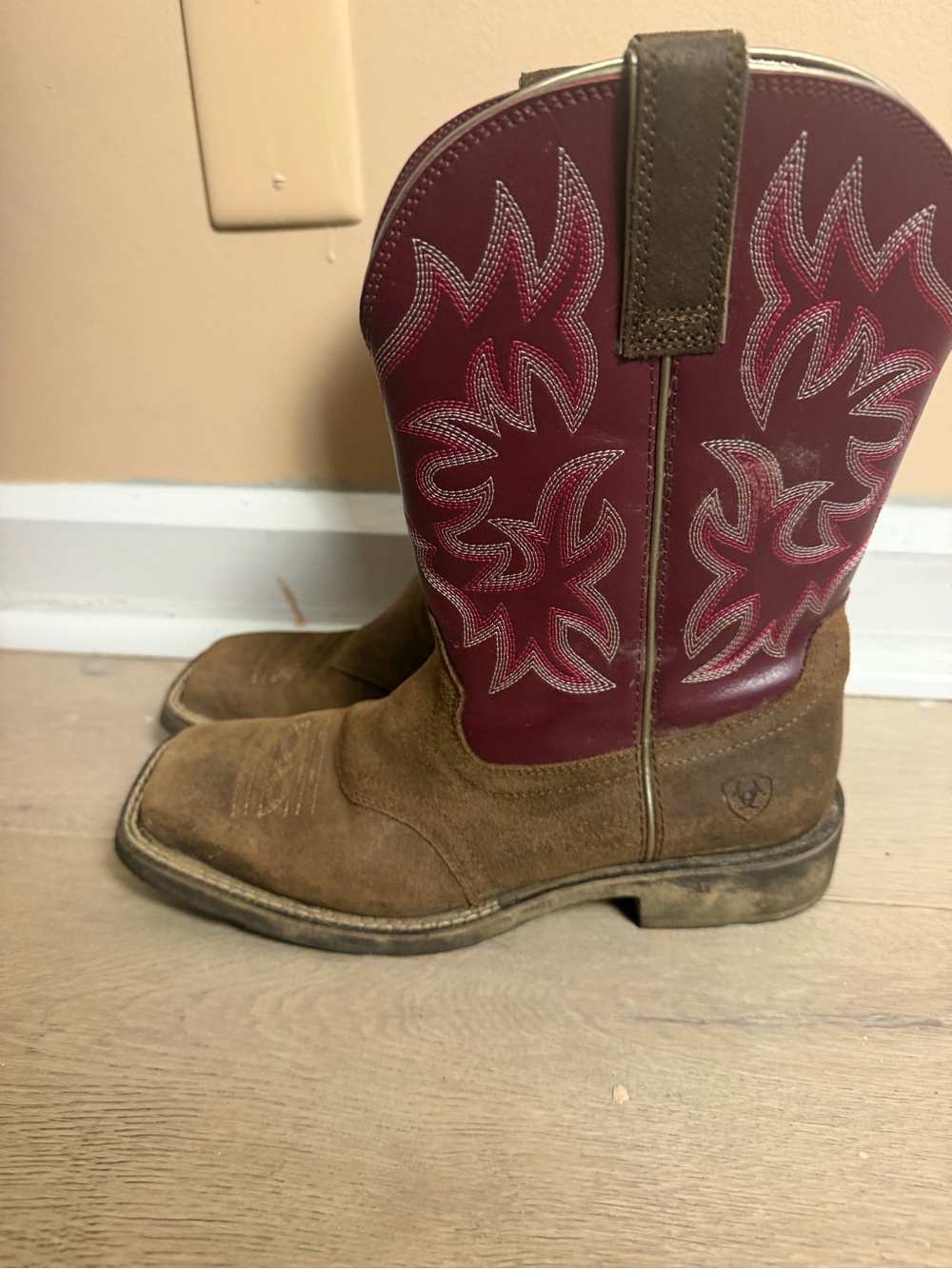 Ariat Delilah Women’s Brown leather & Burgundy Western Boots